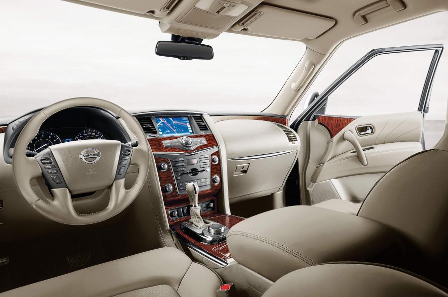 Интерьер Nissan Armada 2016 года  (фото 40 из 40)